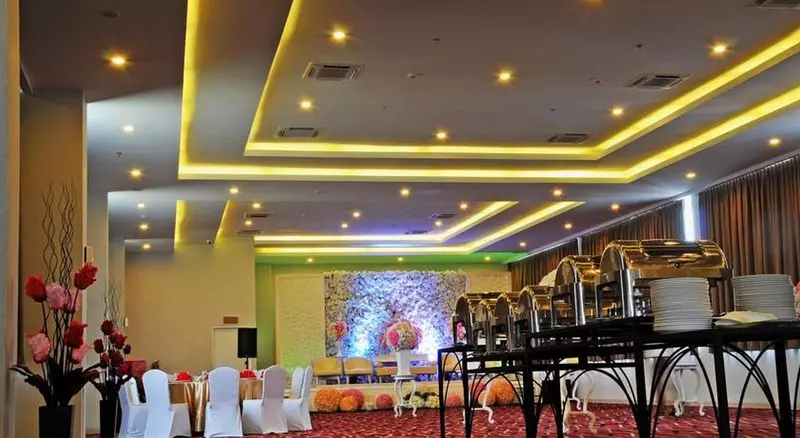 Fotos del hotel Fave Hyper Square:  8