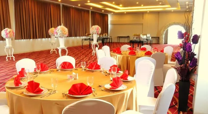 Fotos del hotel Fave Hyper Square:  7