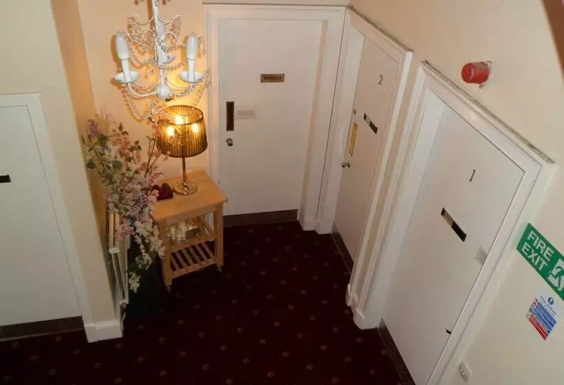 Fotos del hotel Clarin Guest House:  8