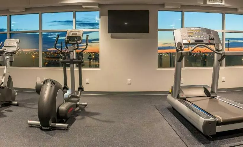 Fotos del hotel Clique Calgary Airport:  2