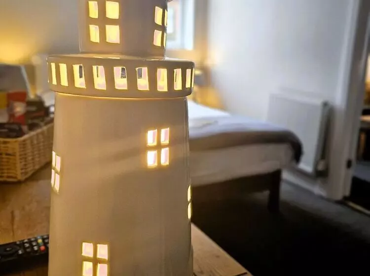 Ashburton House  B&b