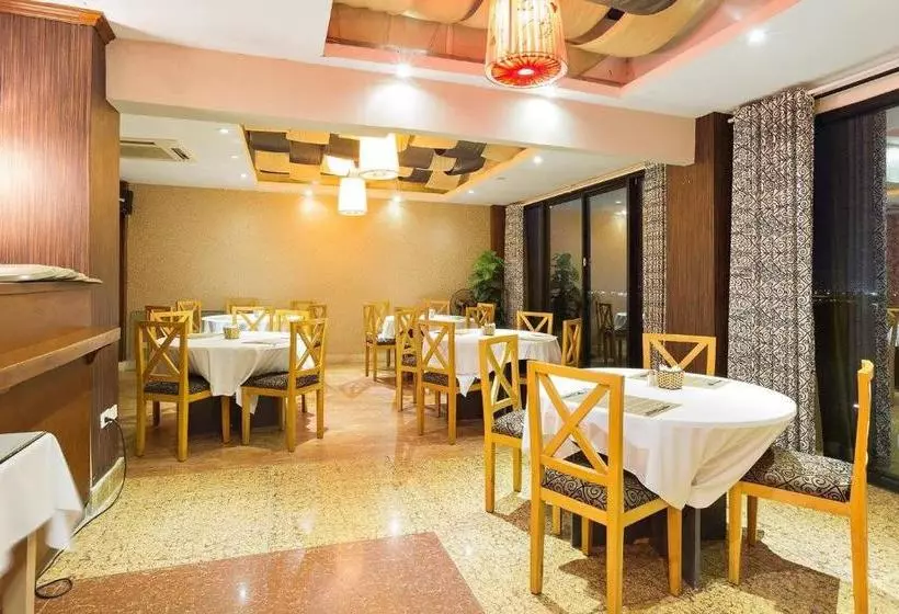 Fotos del hotel Sunset Westlake Hanoi:  2