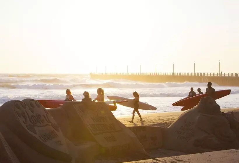 Fotos del hotel First Group The Palace All-suite:  23