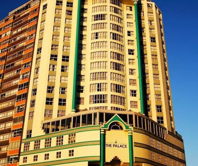 Fotos del hotel First Group The Palace All-suite:  11