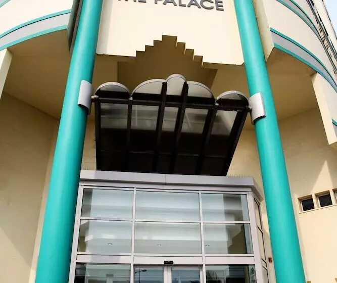 Fotos del hotel First Group The Palace All-suite:  25