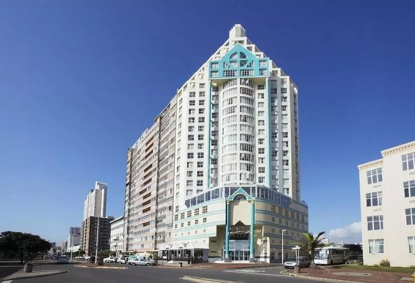 Fotos del hotel First Group The Palace All-suite:  21