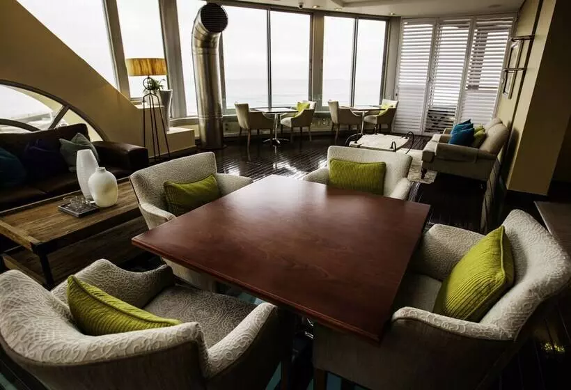 Fotos del hotel First Group The Palace All-suite:  19