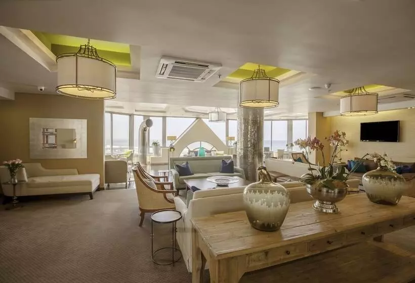 Fotos del hotel First Group The Palace All-suite:  12