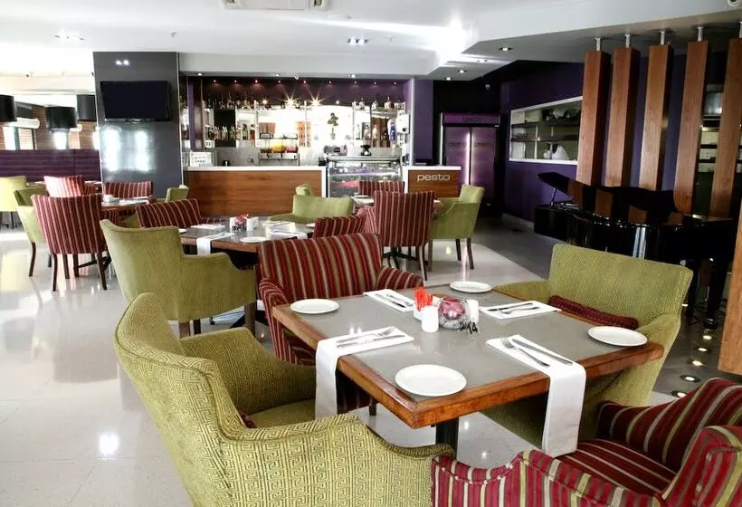 Fotos del hotel First Group The Palace All-suite:  6