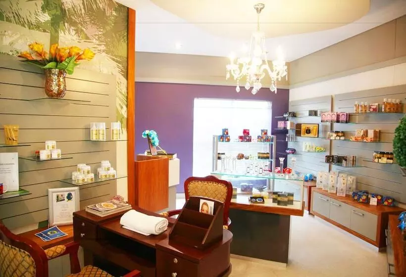 Fotos del hotel First Group The Palace All-suite:  16