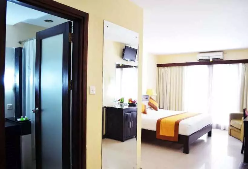 Fotos del hotel Nirmala Hotel & Convention Centre:  8