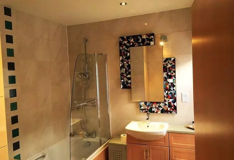 Fotos del hotel The Highworth:  11