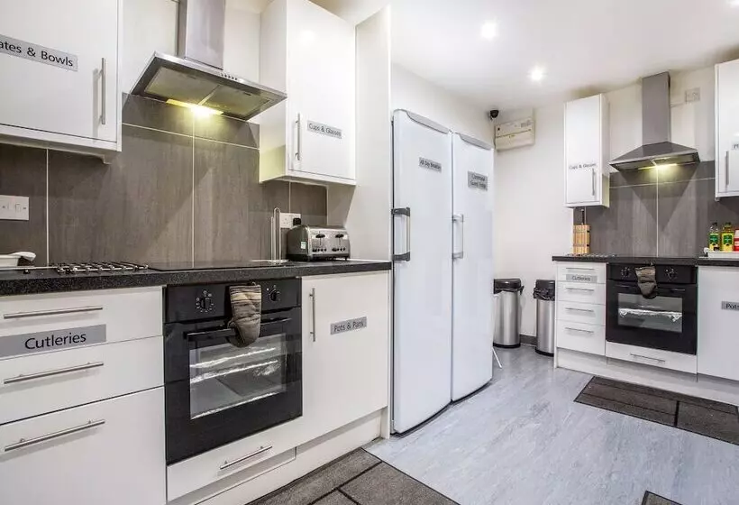 Fotos del hotel Flexistay Ambers Gatwick Apart:  2