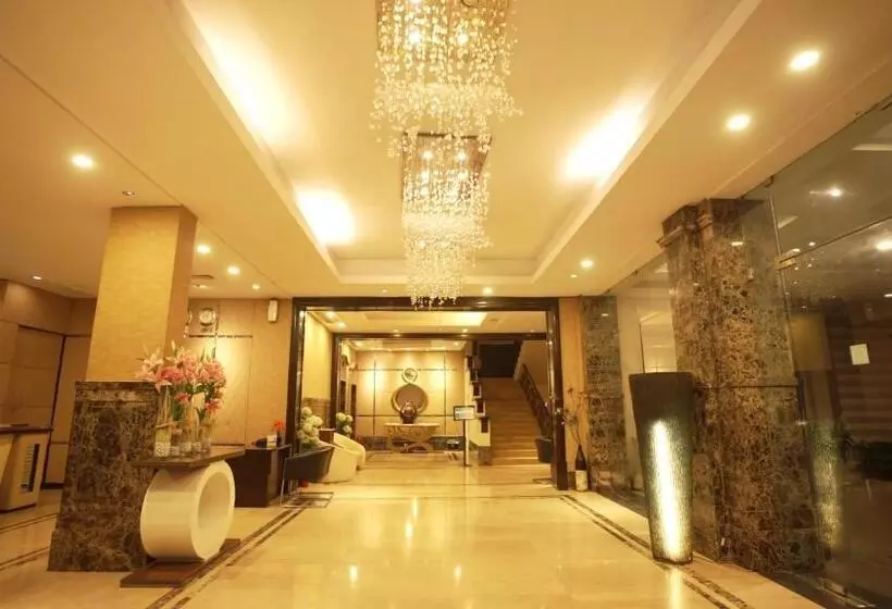 Fotos del hotel Pal Heights:  2