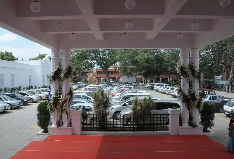 Fotos del hotel The Viceroy Comforts:  6