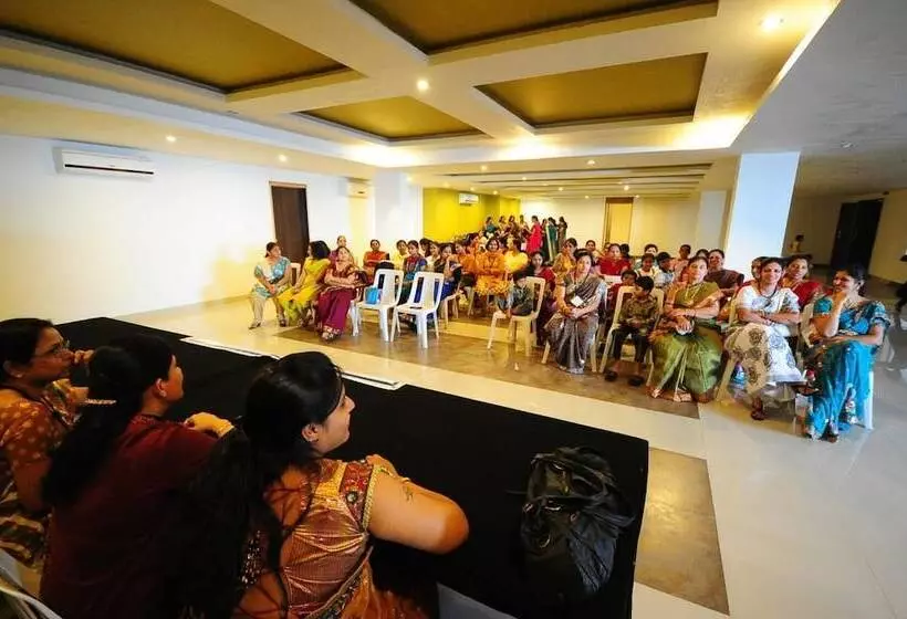 Fotos del hotel The Viceroy Comforts:  8