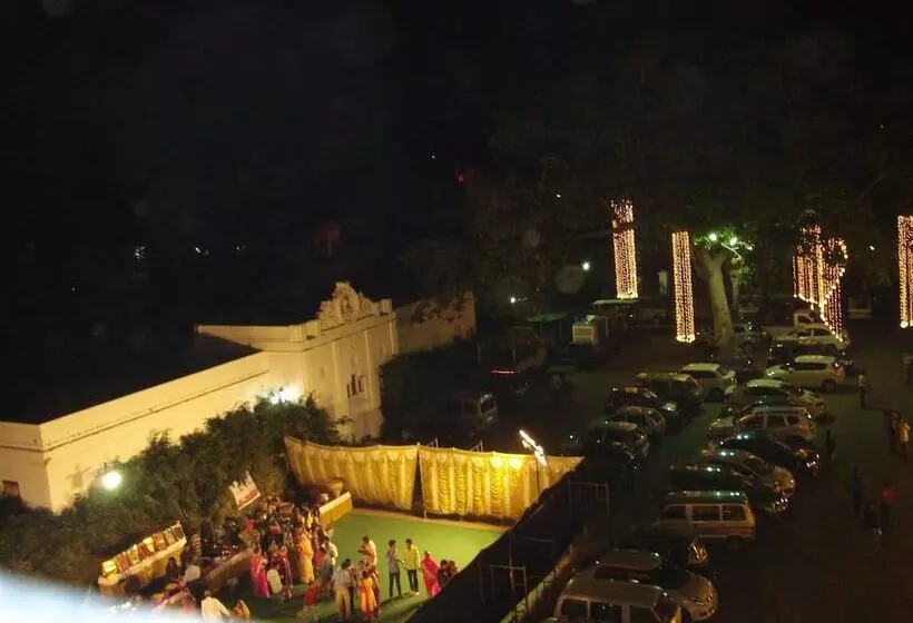 Fotos del hotel The Viceroy Comforts:  17