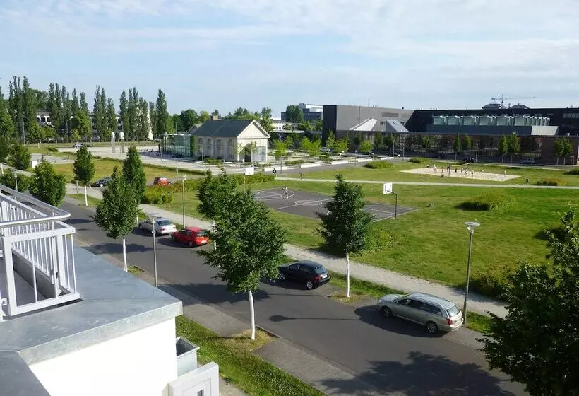 Fotos del hotel Adapt Apartments Berlin  Adlershof:  14