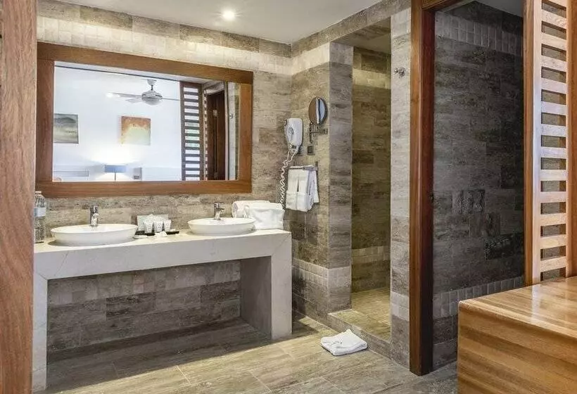 Fotos del hotel Be Live Experience Hamaca Suites:  35