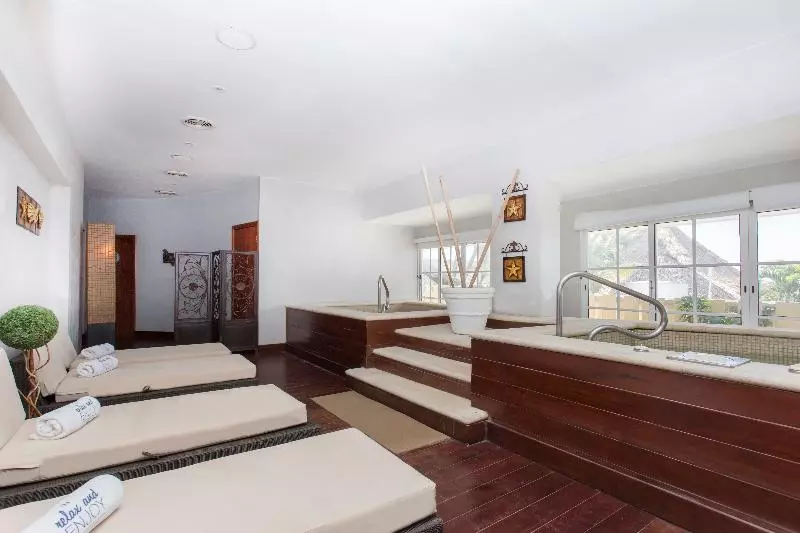 Fotos del hotel Be Live Experience Hamaca Suites:  14