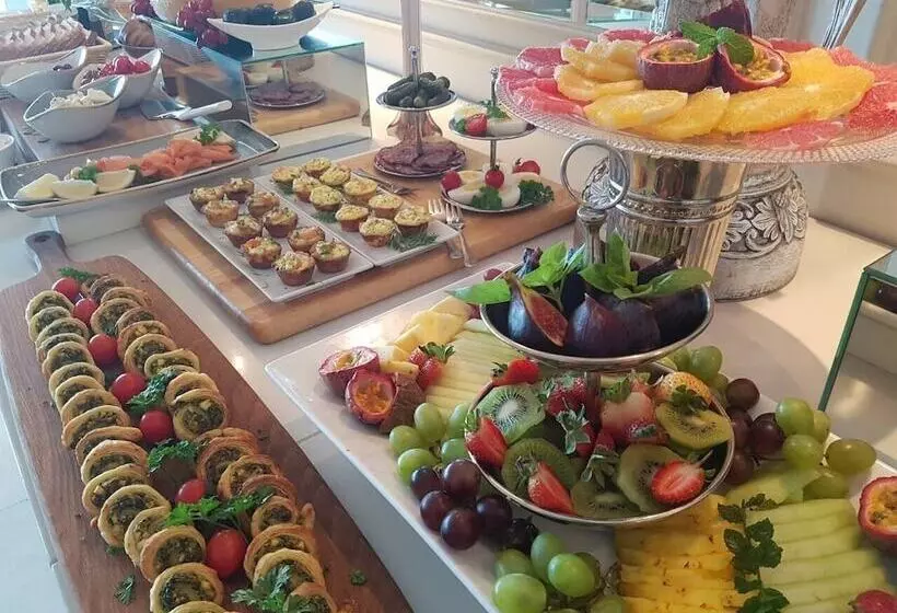 Fotos del hotel The Clarendon  Bantry Bay:  10