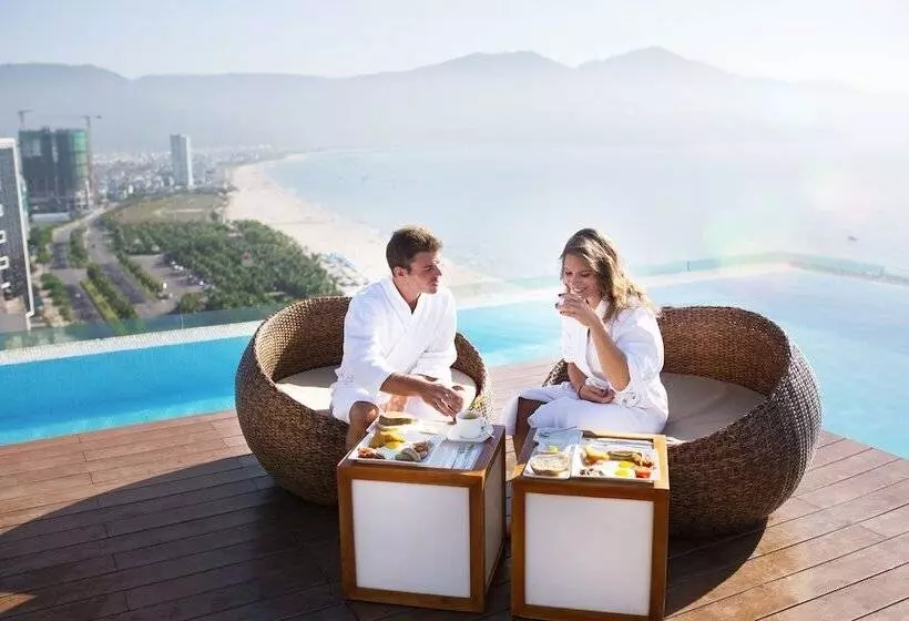 Fotos del hotel A La Carte Da Nang Beach:  12