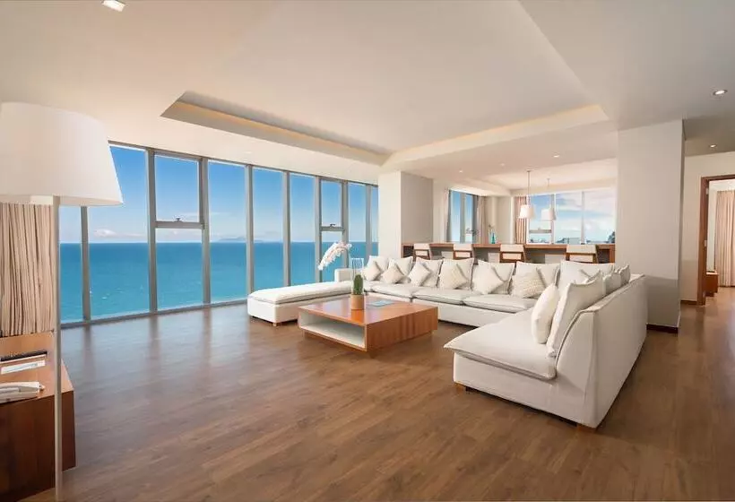 Fotos del hotel A La Carte Da Nang Beach:  14