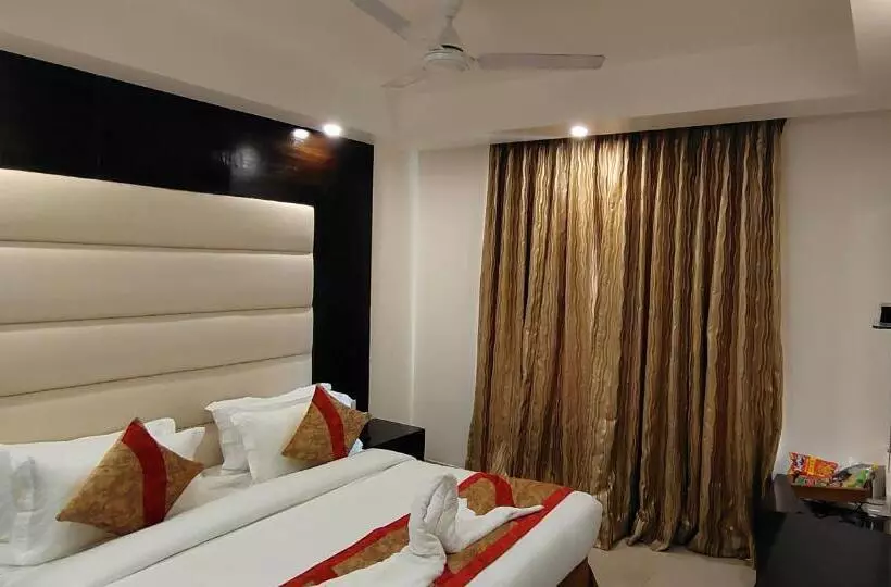 Benz International  Karol Bagh