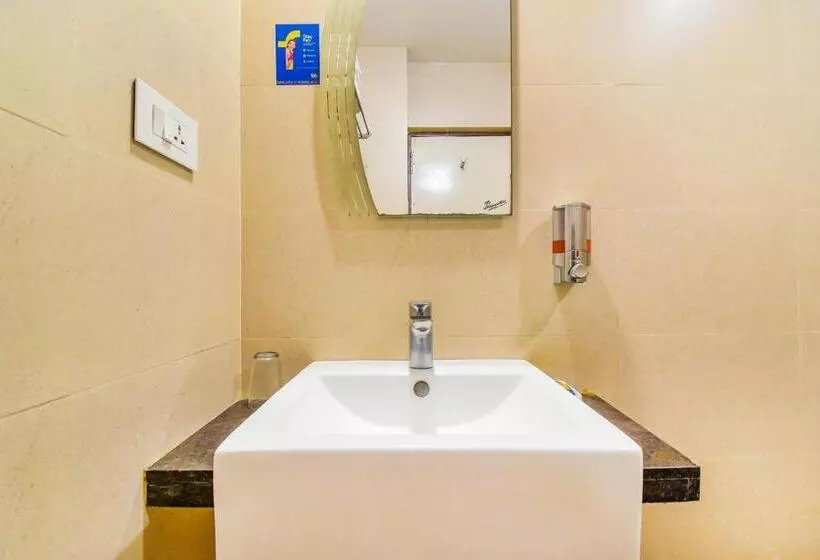 Fotos del hotel Fab Kinnera Comforts Railway Station:  4