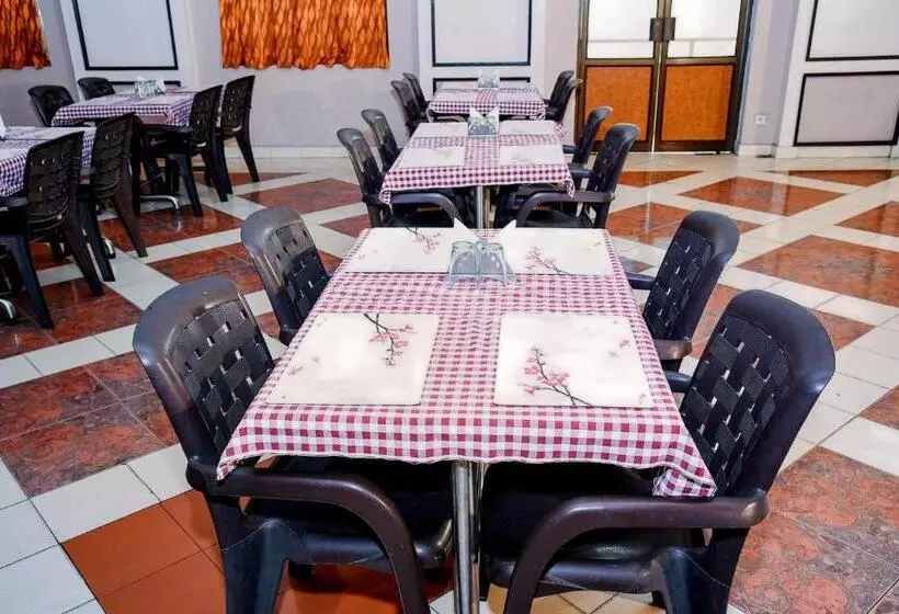 Fotos del hotel Fab Kinnera Comforts Railway Station:  3