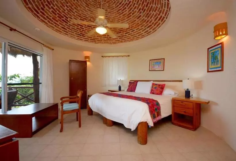 La Joya Isla Mujeres