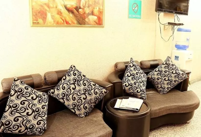 Fotos del hotel Oyo Rooms Airport Gate No 2:  2