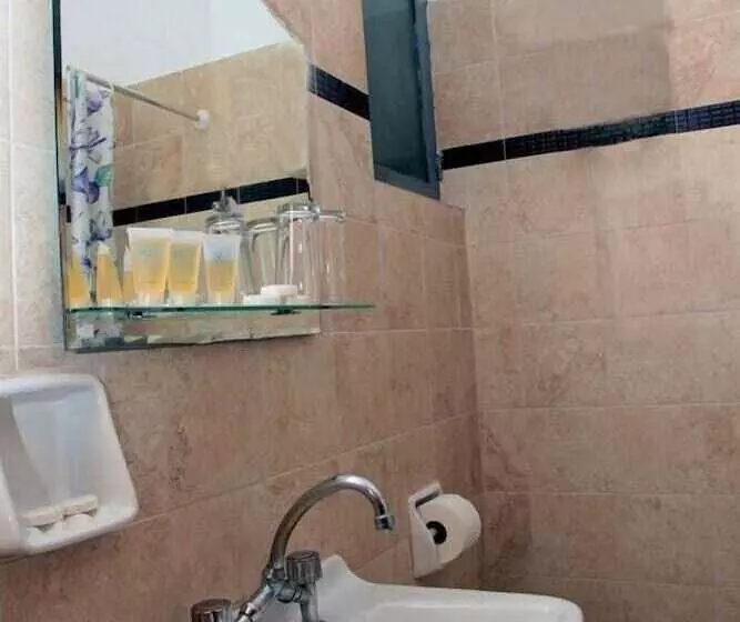 Fotos del hotel Christina:  6