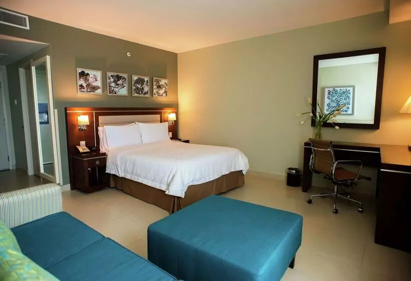 Hampton Inn By Hilton Merida