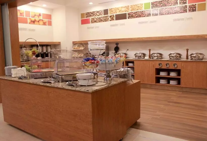 Fotos del hotel Hampton Inn By Hilton Merida:  11