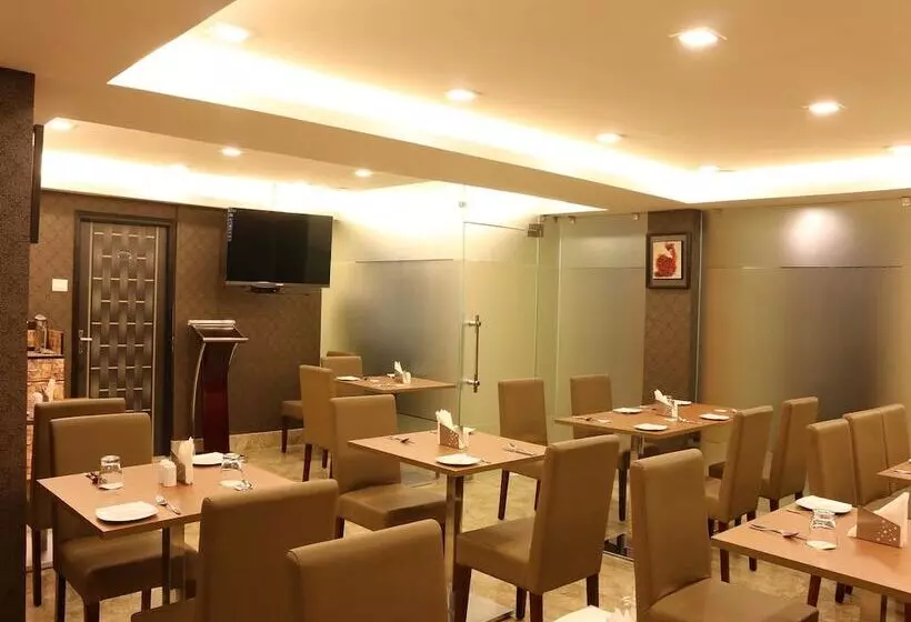 Fotos del hotel Oyo Premium Lansdowne:  11