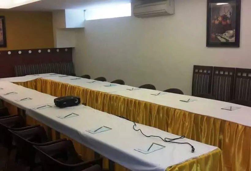 Fotos del hotel Inn Tawang Near Blk Hospital Karol Bagh:  4