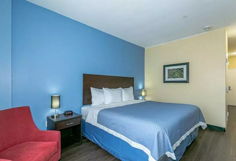 Days Inn & Suites Ozone Park Jfk Airport