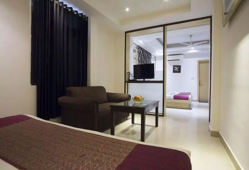 Fotos del hotel Krishna Deluxe:  10