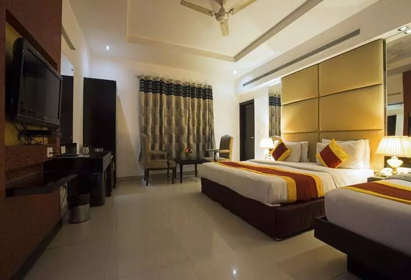 Fotos del hotel Krishna Deluxe:  2