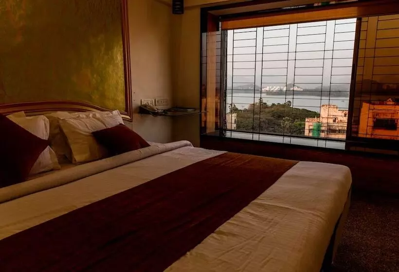 Fotos del hotel Oyo Apartments Powai Lake View:  5