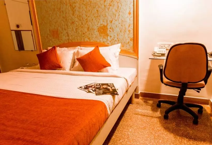 Oyo Apartments Powai Lake View