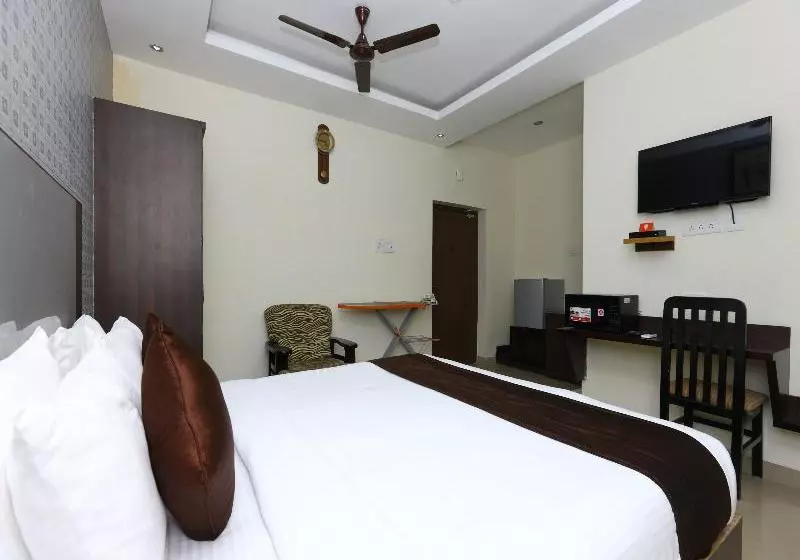 Fotos del hotel NKS Leo Inn:  13