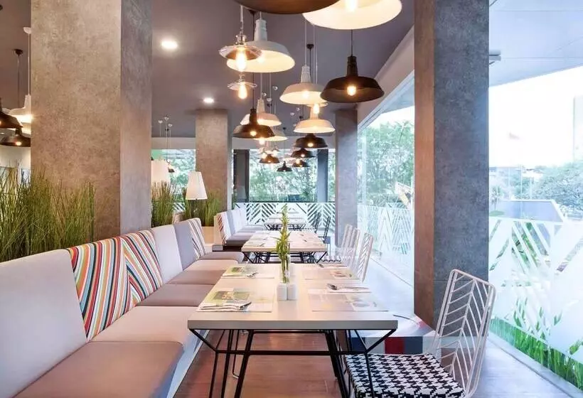 Fotos del hotel Ibis Styles Jakarta Sunter:  2