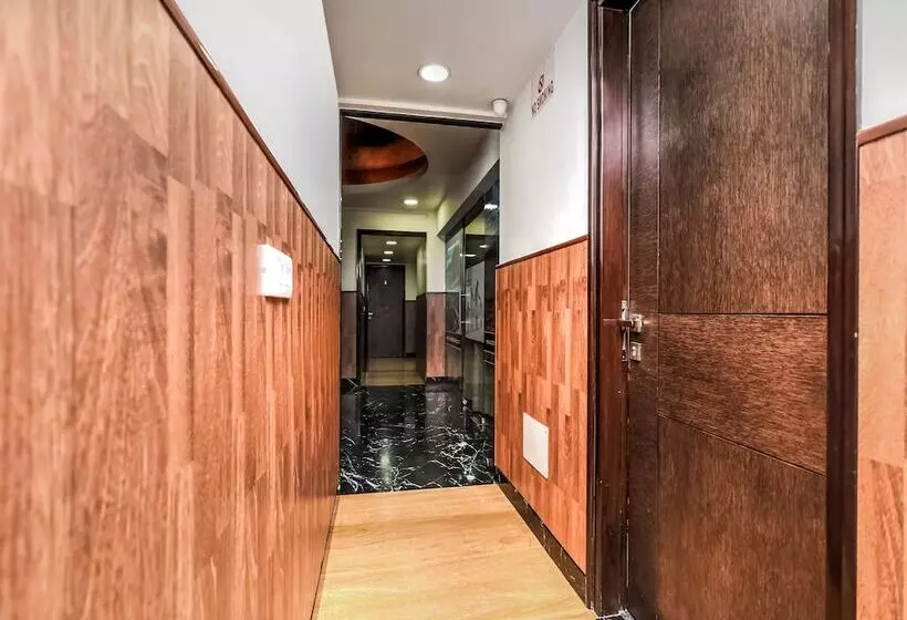 Fotos del hotel Capital O 529 Msk Residency:  12