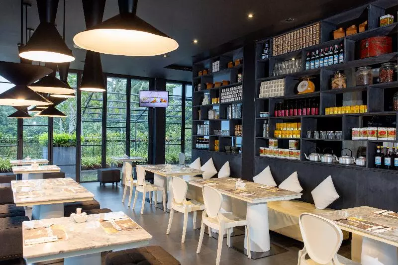 Fotos del hotel The Sea Galleri By Katathani:  4