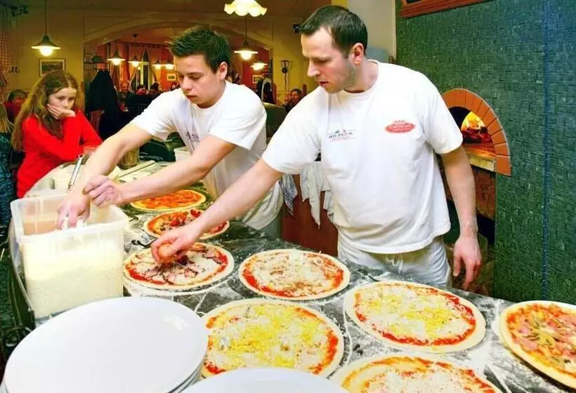 Fotos del hotel Pizzeria Belmonte:  20