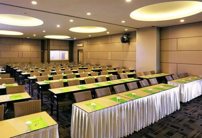 Fotos del hotel Dewarna Sutoyo:  5