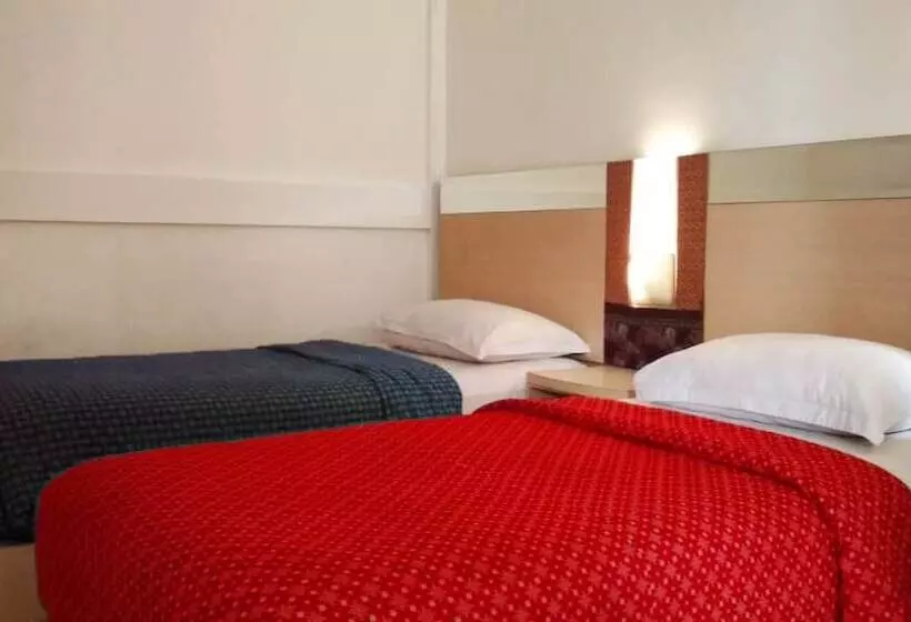 Fotos del hotel Dewarna Sutoyo:  20