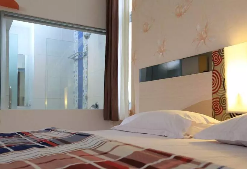 Fotos del hotel Dewarna Sutoyo:  25